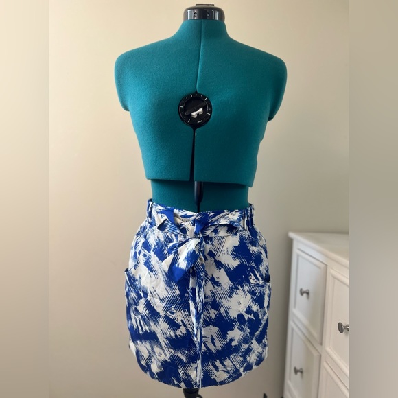 Esley Skirt with 4 Pockets (Blue/White Patterned, Medium) - Picture 1 of 3